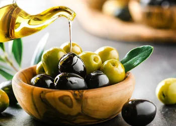 Muş’ta kar yağışı yolu ulaşıma kapattı