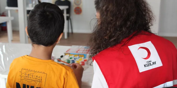 Kızılay deprem bölgesinde 532 çocuğun yanında