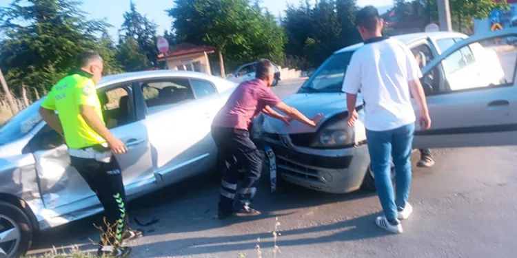 Tavşanlı’da trafik kazası; 6 kişi yaralandı
