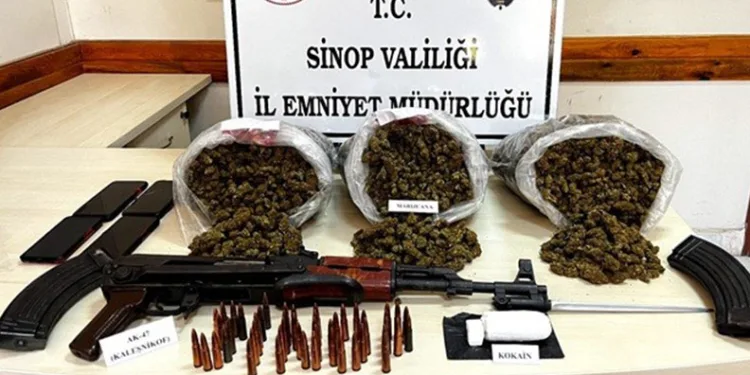 Sinop’ta değeri yaklaşık 3 milyon TL değerinde uyuşturucu madde ele geçirildi