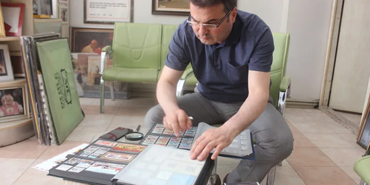 40 yıldır pul biriktiriyor