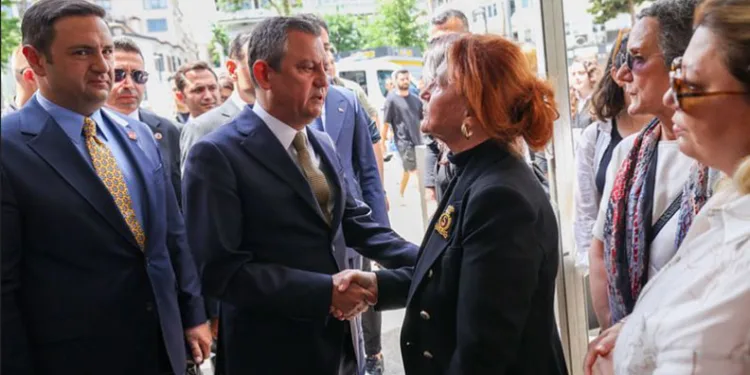 Özgür Özel, Can Kıraç’ın cenazesine katıldı