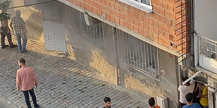 Arnavutköy’de korkutan yangın