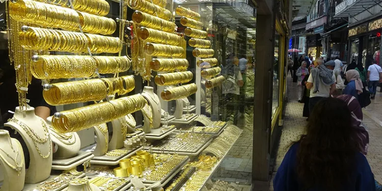 Kuyumcular gurbetçileri bekliyor