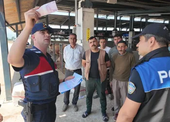 Bursa jandarmasından kurban satıcılarına sahte para uyarısı