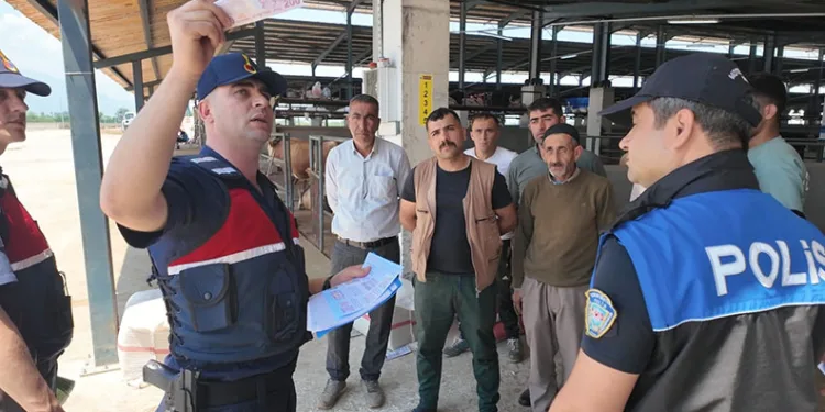 Bursa jandarmasından kurban satıcılarına sahte para uyarısı