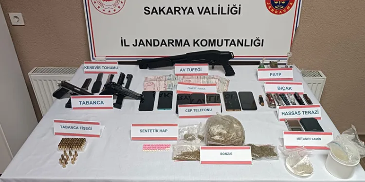 Jandarma uyuşturucuya geçit vermiyor