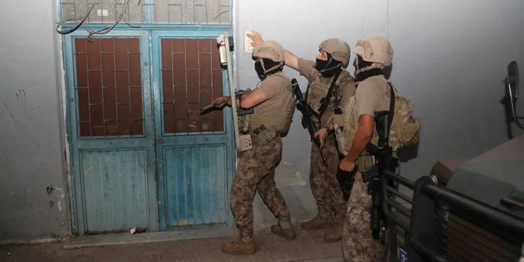 Mersin’de terör operasyonu: 12 gözaltı