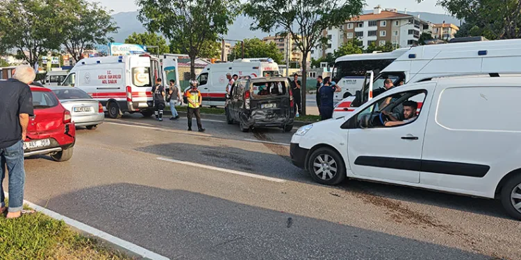Bursa’da zincirleme kaza: 4 yaralı