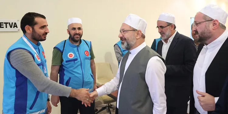 Ali Erbaş, Mekke’de ekip başkanlıklarını ziyaret etti