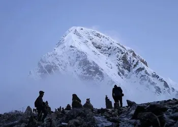 Everest ve Himalayalar’da temizlik