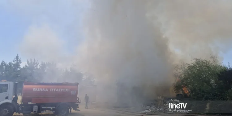 Bursa’da hurdalık alanda korkutan yangın