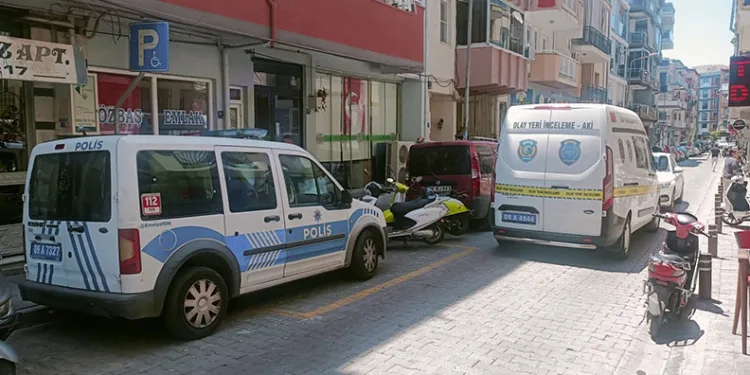 Yaşlı kadın evinde ölü olarak bulundu