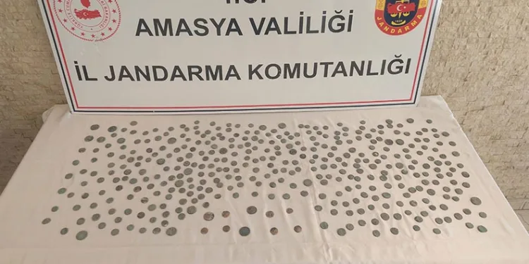 Amasya’da Pontus Rum Krallığı dönemine ait 582 sikke ele geçirildi