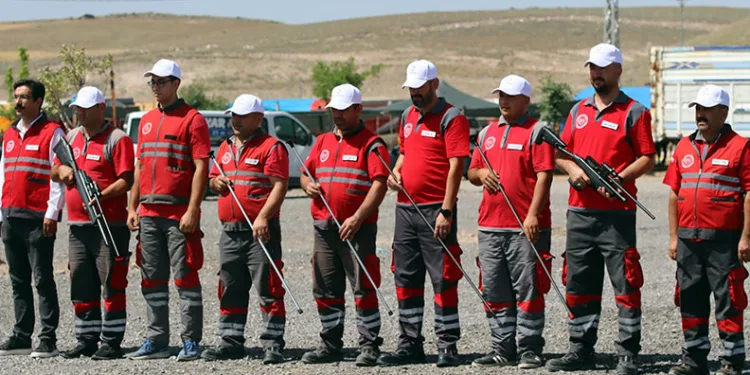 Kaçan kurbanlık hayvanların korkulu rüyası: Kurban timi