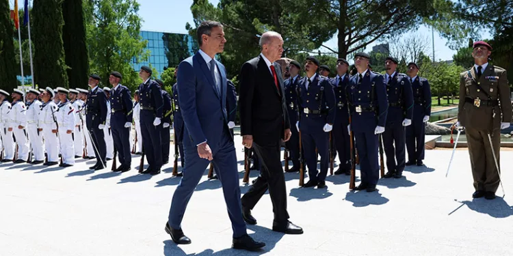Cumhurbaşkanı Erdoğan, İspanya’da resmi törenle karşılandı