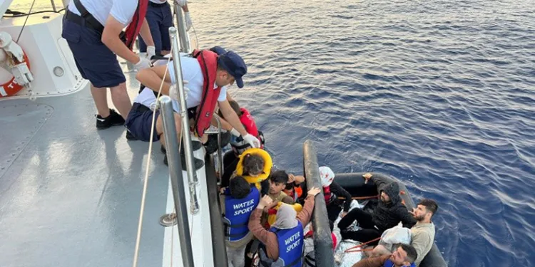 Bodrum’da 68 düzensiz göçmen yakalandı, 20’si kurtarıldı