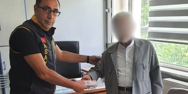 715 bin TL’lik dolandırıcılığı polis engelledi