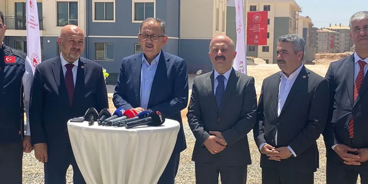 Deprem konutları 2025 sonuna kadar teslim
