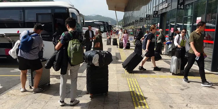 Trabzon Şehirlerarası Otobüs Terminali’nde Kurban Bayramı yoğunluğu