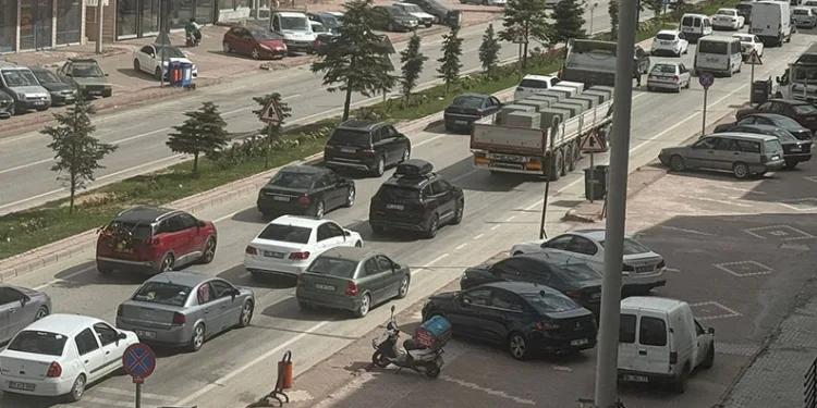 Konya-Ankara Kara yolunun geçiş noktası Kulu’da tatil yoğunluğu