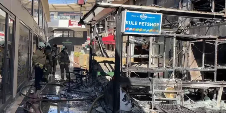 Avcılar’da çıkan yangında faciadan dönüldü