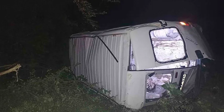 Malkara’da otomobil ile minibüs çarpıştı: 15 yaralı