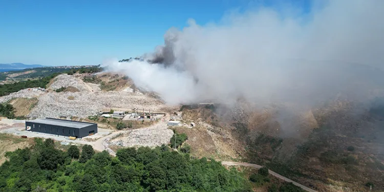 Yalova’da katı atık depolama sahasında yangını