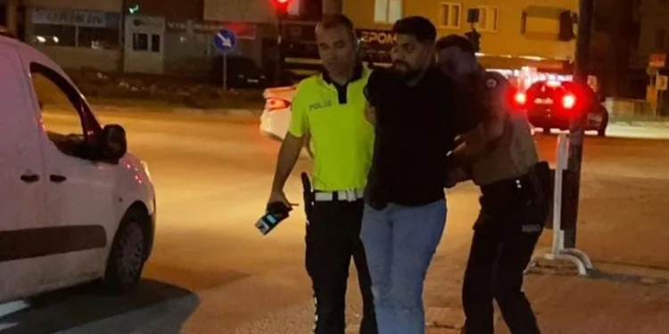 Dur ihtarına uymadı, motosikleti bırakıp kaçtı