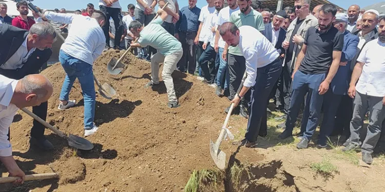 Bitlis’te trafik kazası: 1 ölü, 10 yaralı