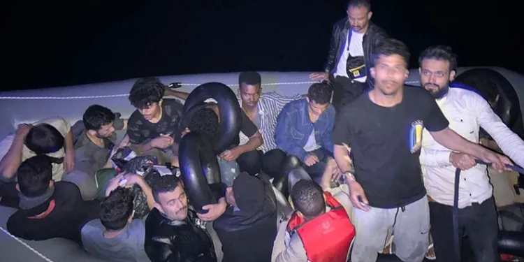 Ayvacık açıklarında 18 kaçak göçmen kurtarıldı