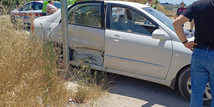 İki otomobilin karıştığı kazada 4 kişi yaralandı