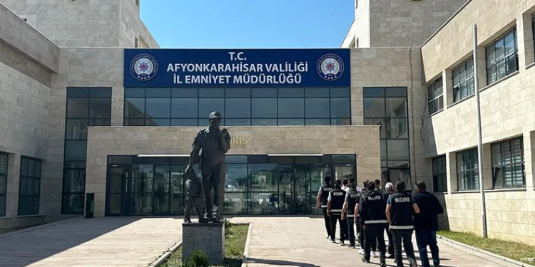 Silah kaçakçılarına yönelik operasyon: 7 gözaltı