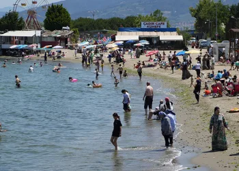Bursa’da bayramın son gününde plajlar doldu