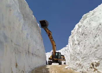 Haziran ayında 8 metre kar