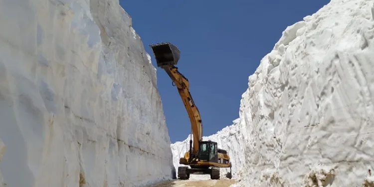 Haziran ayında 8 metre kar