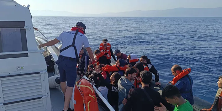 Aydın’da 21 düzensiz göçmen kurtarıldı
