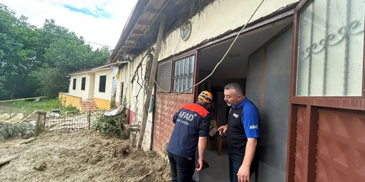 Sivas’ta heyelan: Facianın eşiğinden dönüldü