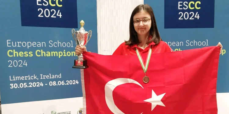 Arya Aydoğan Avrupa üçüncüsü