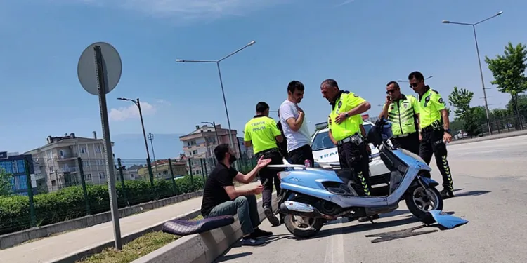 Bursa’da polisin durdurduğu sürücü alkollü ve ehliyetsiz çıktı