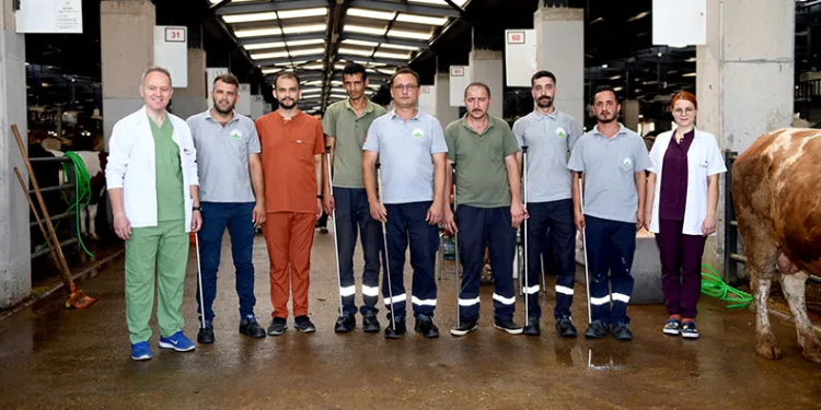 Bursa Osmangazi Belediyesi Kurban Yakalama Timi kurbana hazır