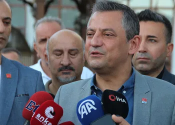 “Bizim üzerimizden değil, birbirleriyle konuşsunlar”
