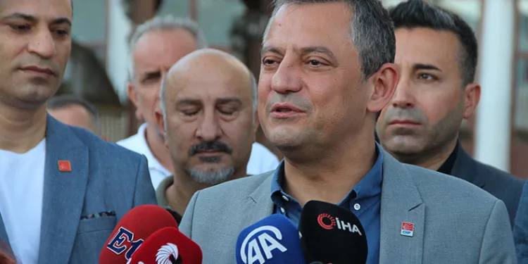 “Bizim üzerimizden değil, birbirleriyle konuşsunlar”