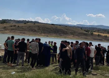 Serinlemek için baraja  giren 3 kişi hayatını kaybetti