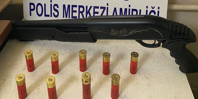 Bursa’da uyuşturucu tacirlerine darbe