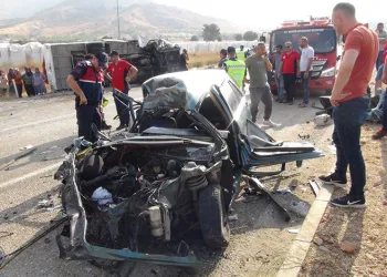 Mersin’de otobüsler zincirleme kazaya karıştı: 2 ölü, 35 yaralı