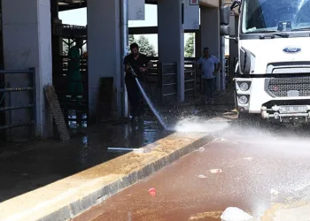 Osmangazi’de kurban pazarları temizlendi