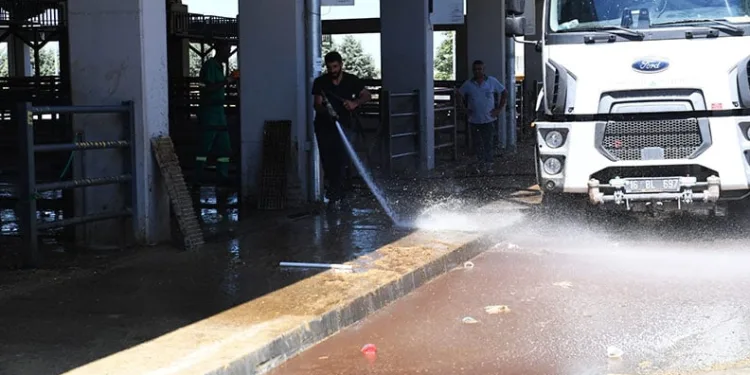 Osmangazi’de kurban pazarları temizlendi