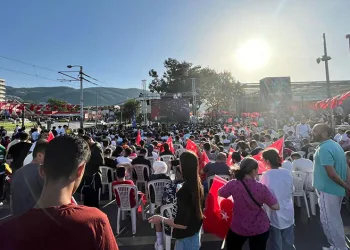 Bursa’da dev ekranda maç milli maç heyecanı