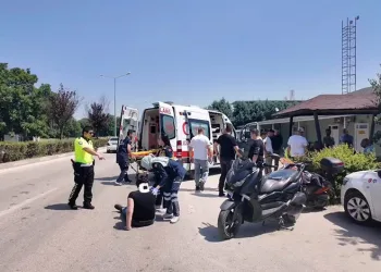 Bursa’da motosikletler kafa kafaya çarpıştı